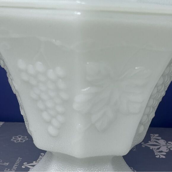 Anchor Hocking Milk Glass Pedestal Octagon Candy Dish - Picture 5 of 13